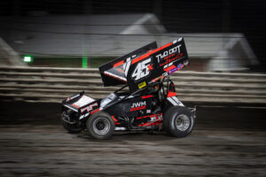 Kyler Johnson racing his #45X Sprint Car at Knoxville